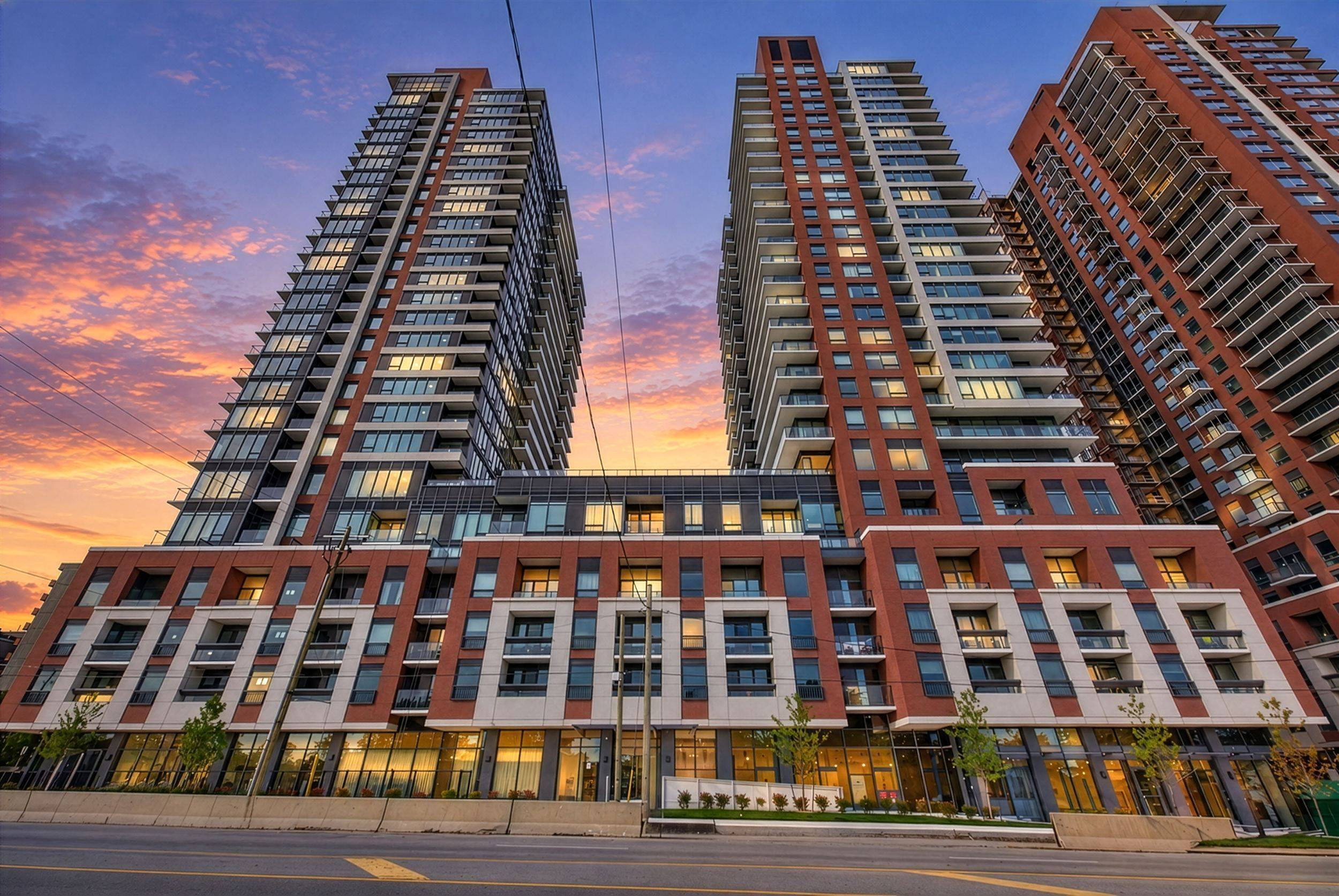 4010 Eglinton AVE W #1813, Toronto W09, ON M9A 0G5