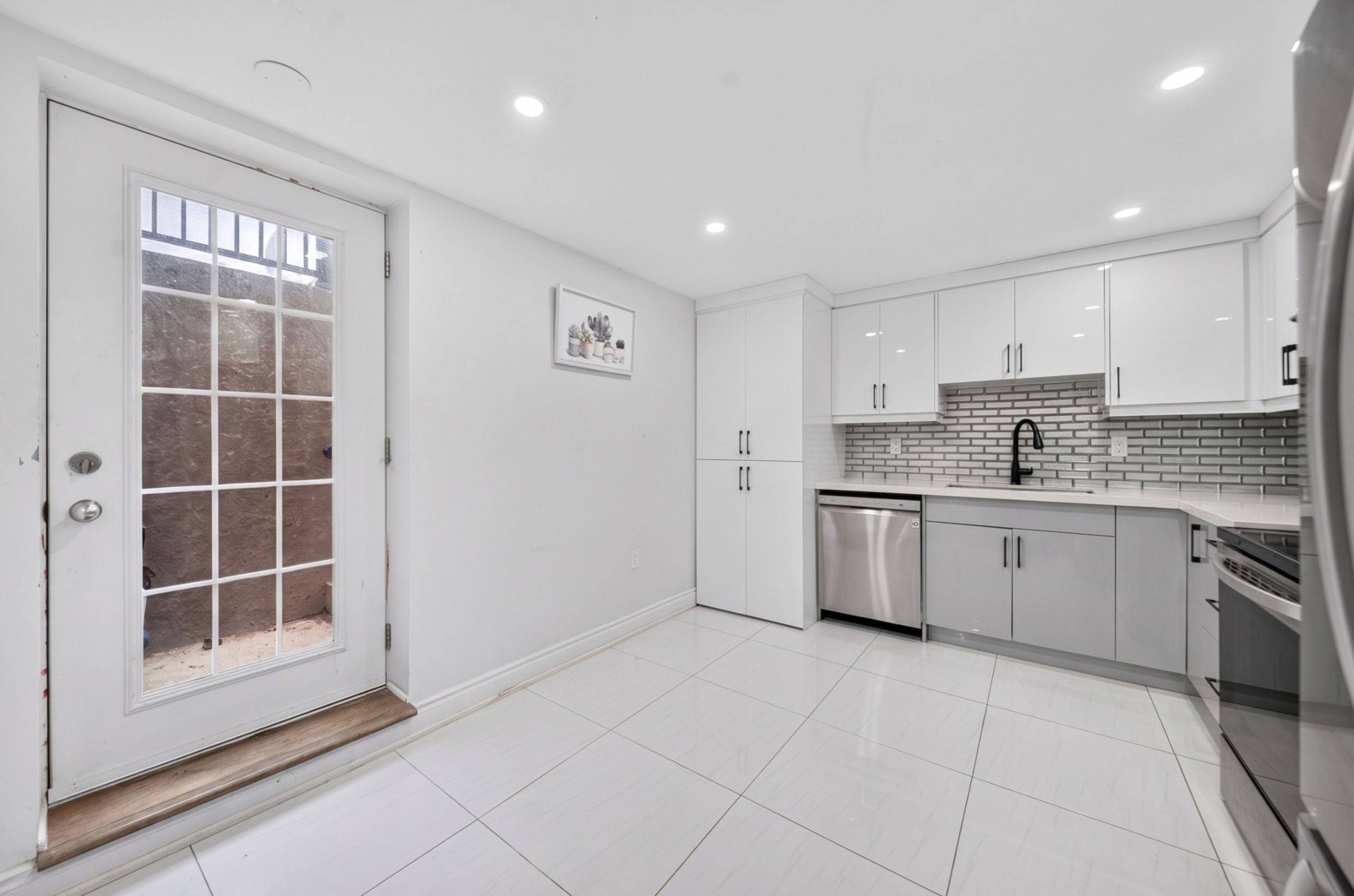 6 Madoc DR #Bsmt, Brampton, ON L6V 1Z9
