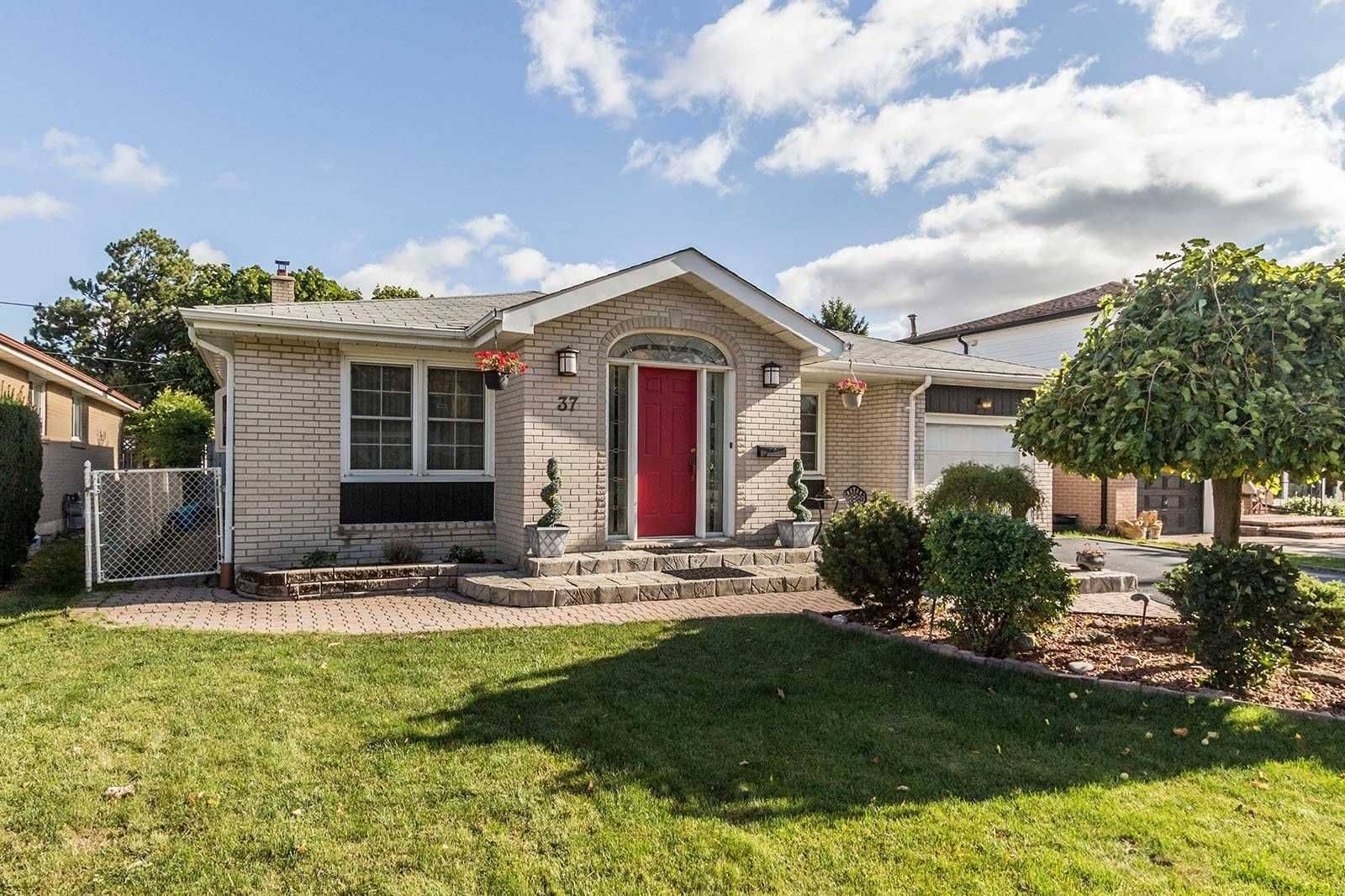 37 Braemar DR, Brampton, ON L6T 2L5