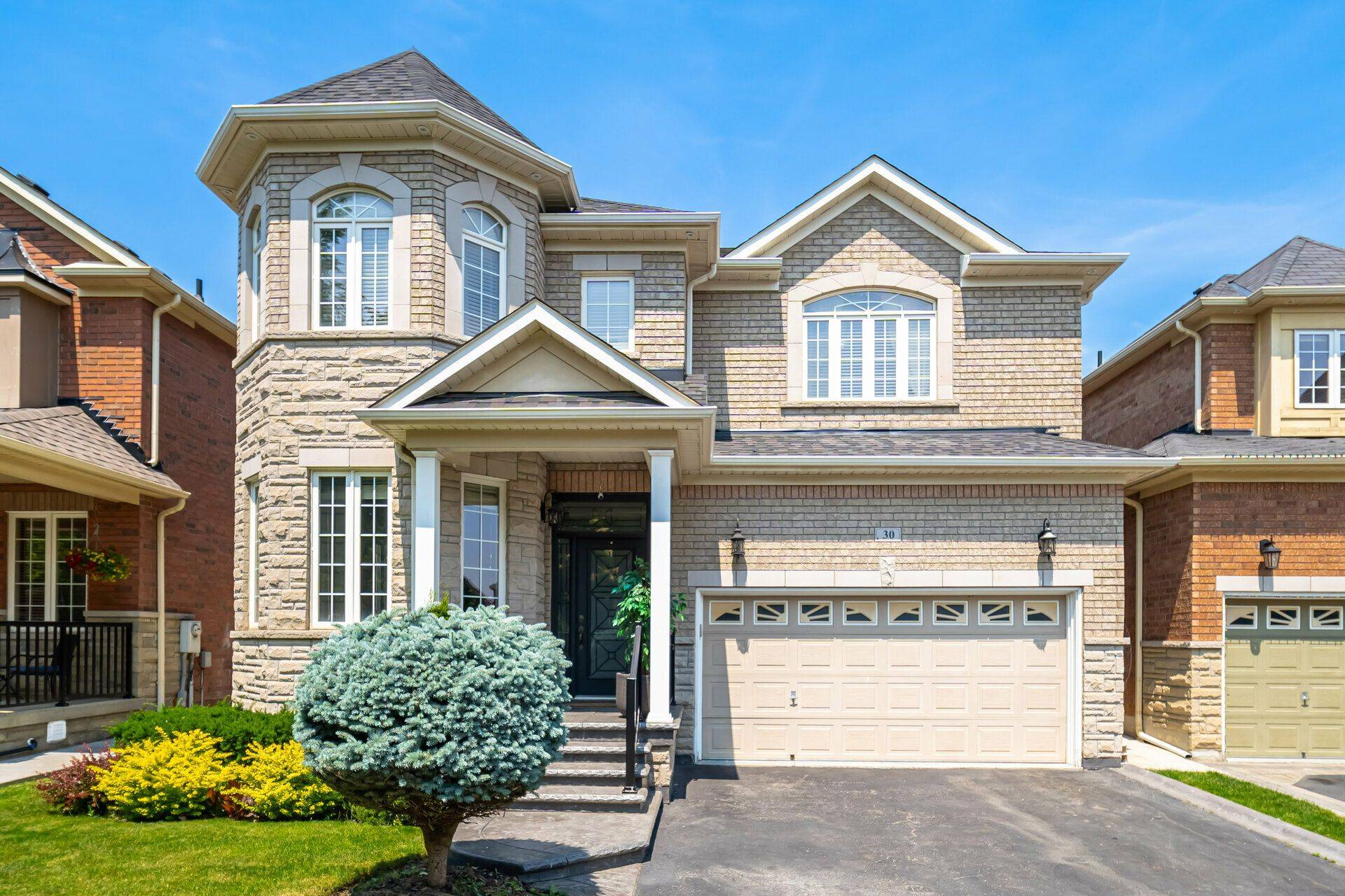 30 Eatonville ST #Upper, Brampton, ON L7A 0M7