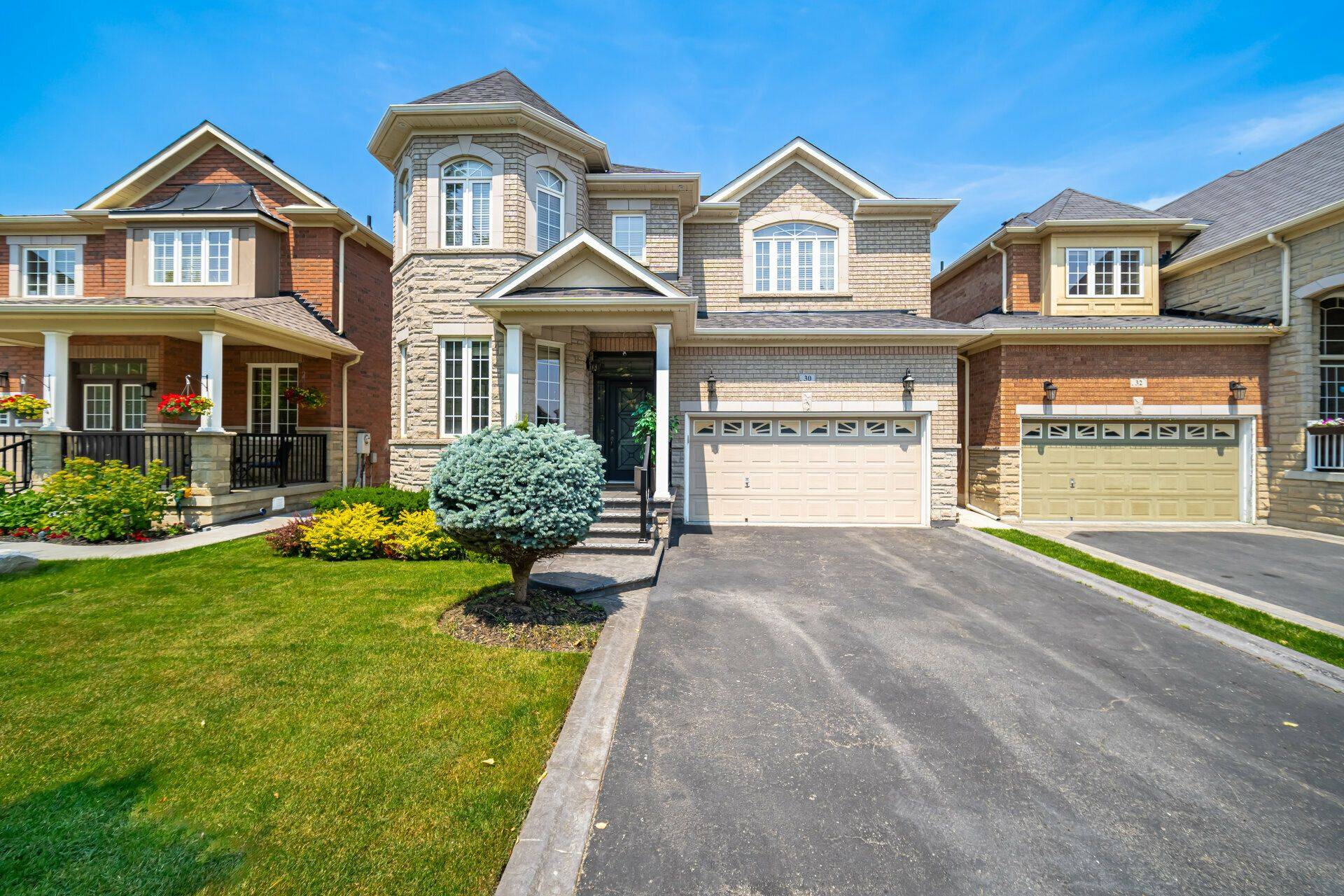 30 Eatonville ST #Upper, Brampton, ON L7A 0M7
