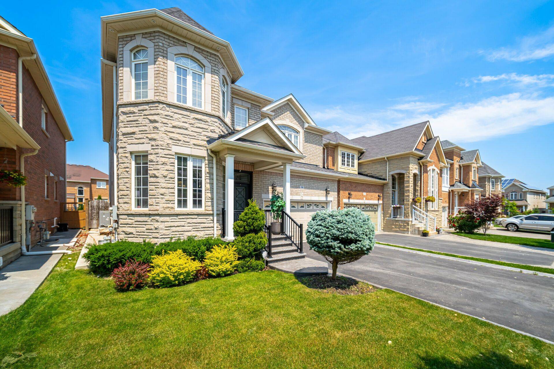 30 Eatonville ST #Upper, Brampton, ON L7A 0M7