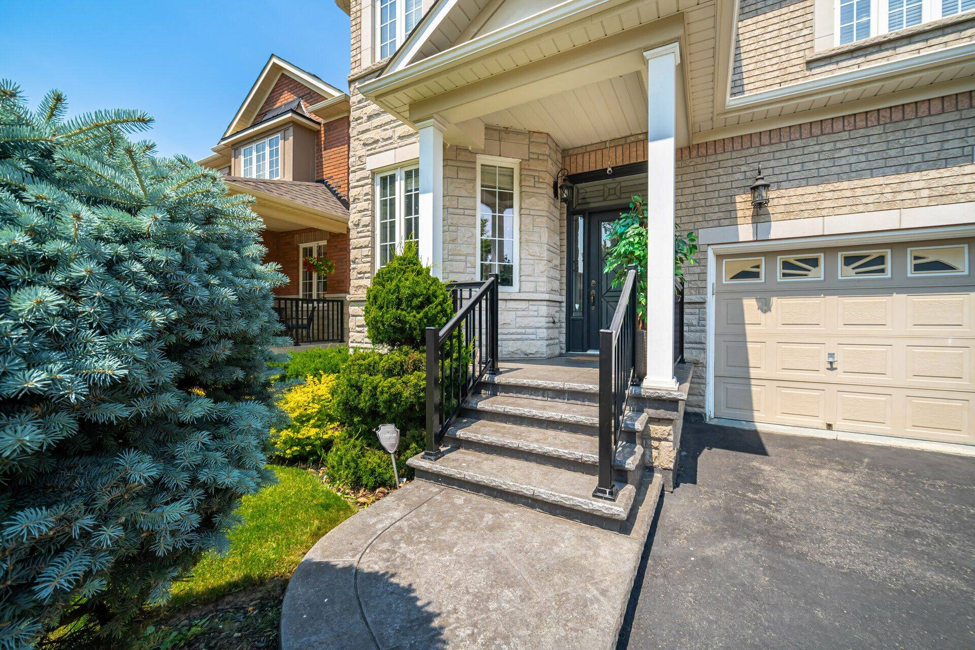 30 Eatonville ST #Upper, Brampton, ON L7A 0M7