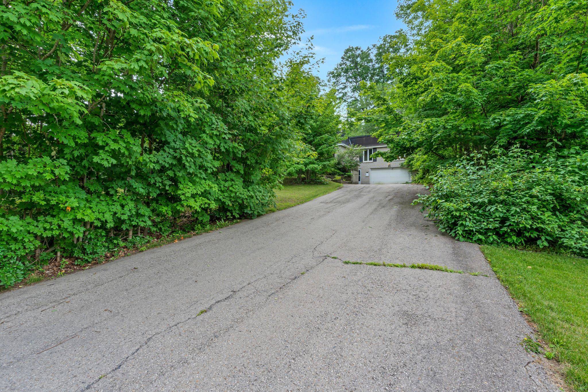 35 Maple Hill DR, Kitchener, ON N2M 2R7