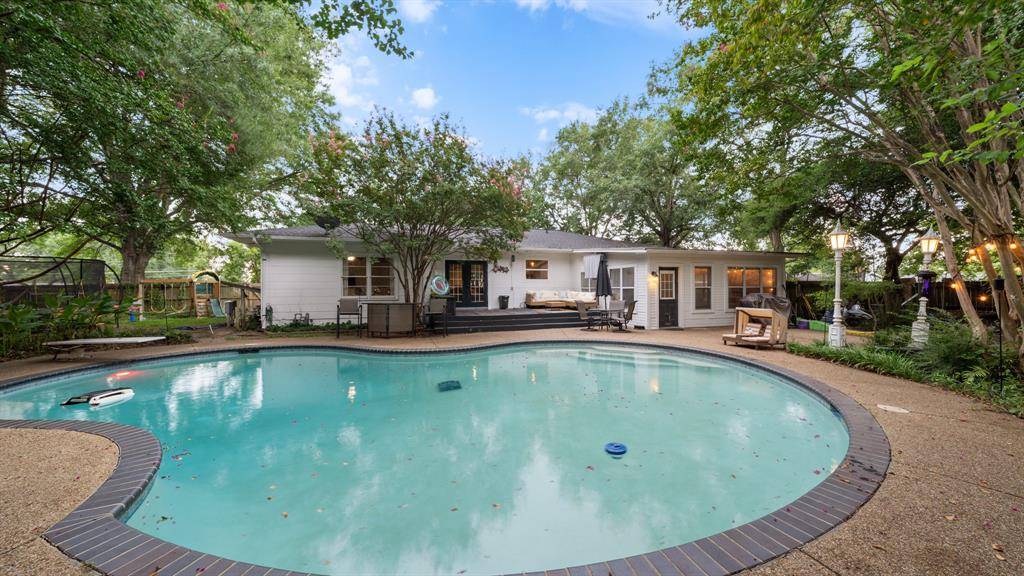 518 W Kansas Street, Van, TX 75790