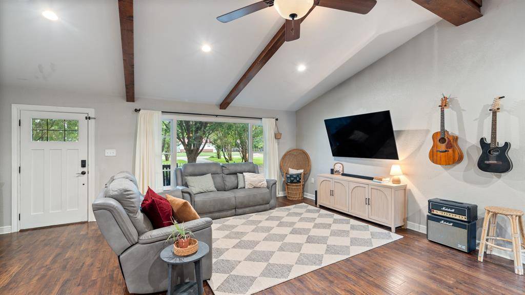 518 W Kansas Street, Van, TX 75790