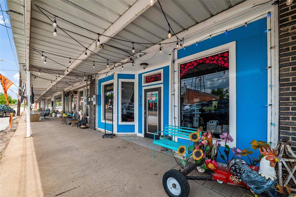 211-213 Main Street, Maypearl, TX 76064