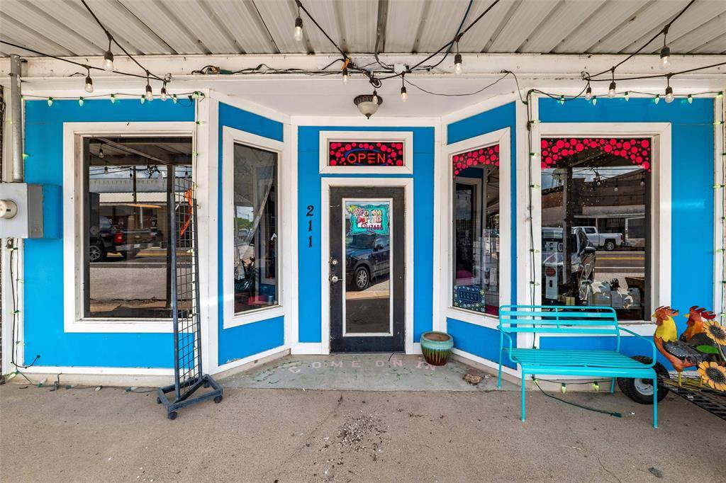211-213 Main Street, Maypearl, TX 76064