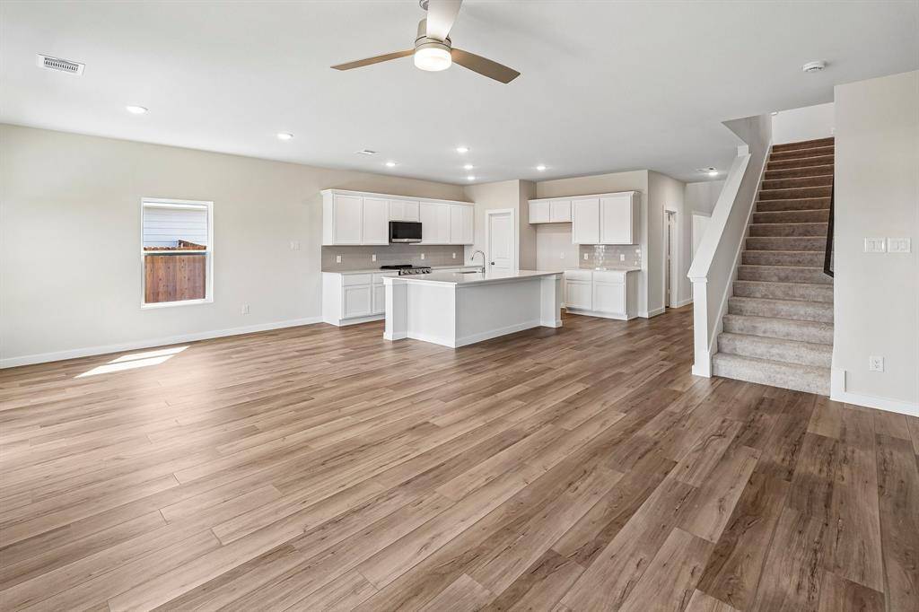 372 Declan Street, Springtown, TX 76082