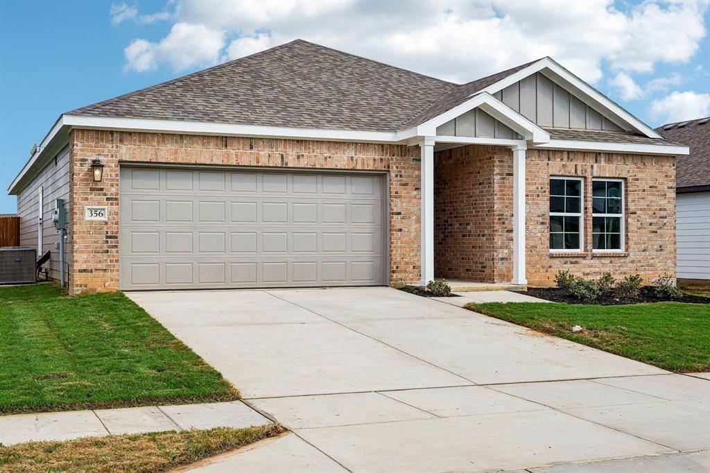 356 Declan Street, Springtown, TX 76082