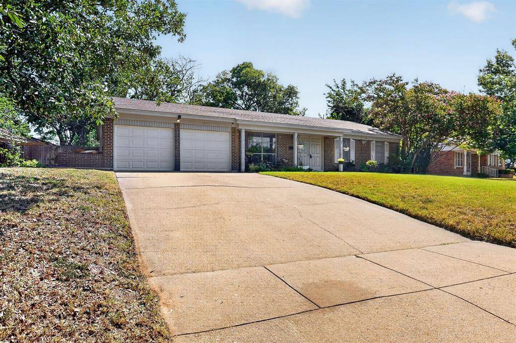 4513 Blue Lake Court, Fort Worth, TX 76103