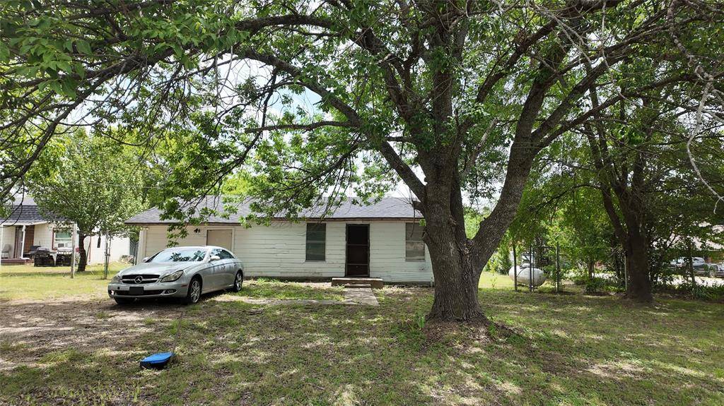 327 S Overlook Drive, Red Oak, TX 75154