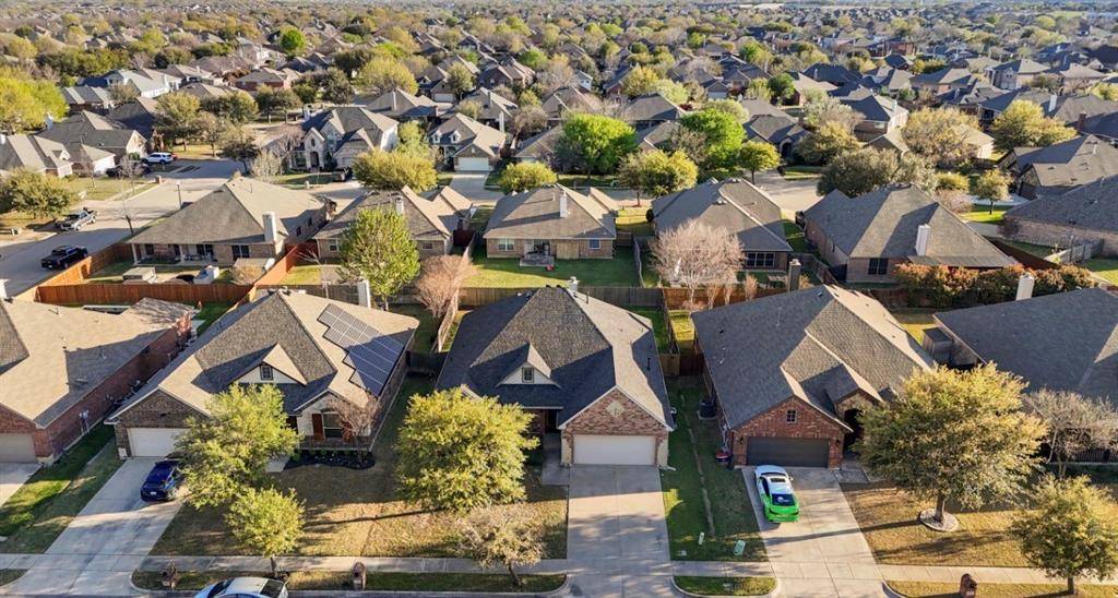 565 Griffith Drive, Saginaw, TX 76179