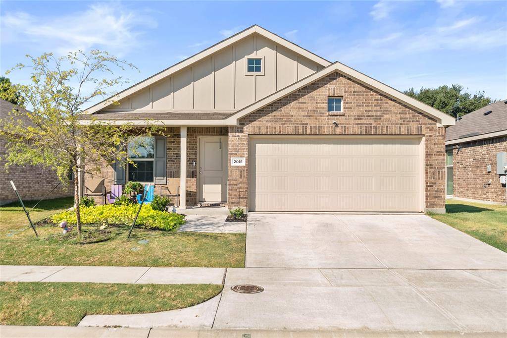 2015 Ava Drive, Ennis, TX 75119