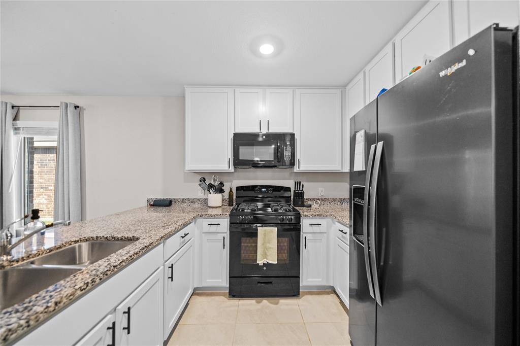 2015 Ava Drive, Ennis, TX 75119