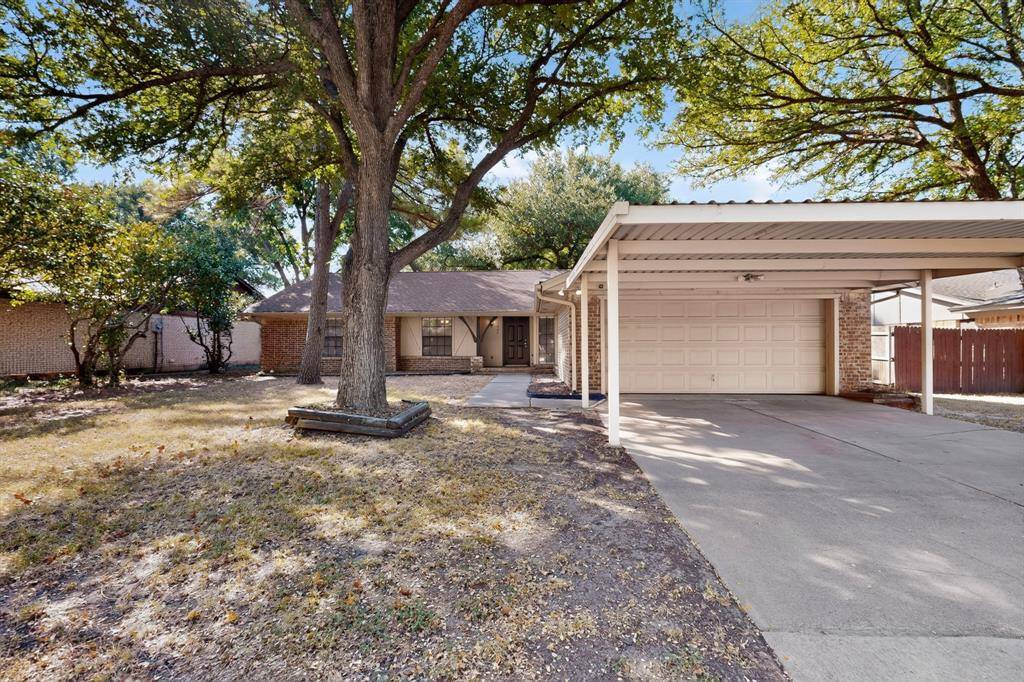 1020 Almond Drive, Mansfield, TX 76063