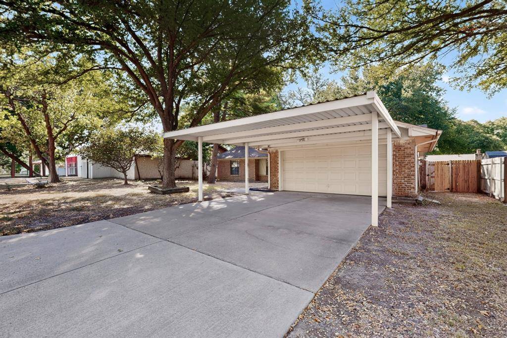 1020 Almond Drive, Mansfield, TX 76063