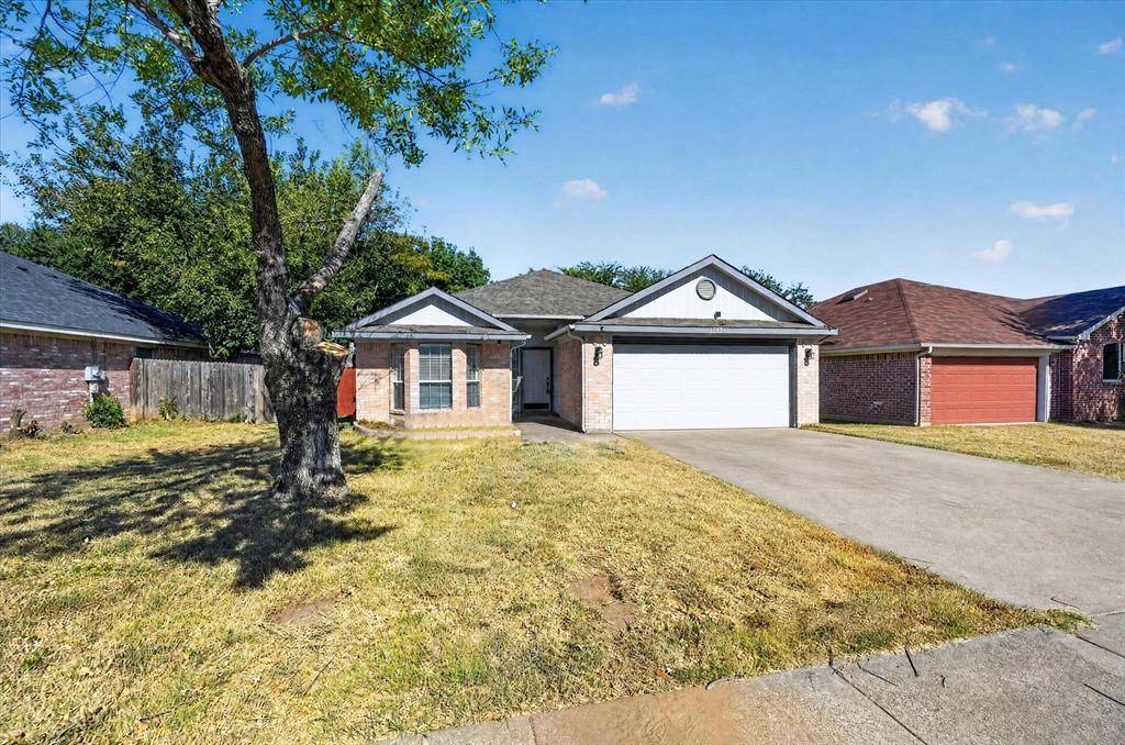 1137 Darren Drive, Burleson, TX 76028