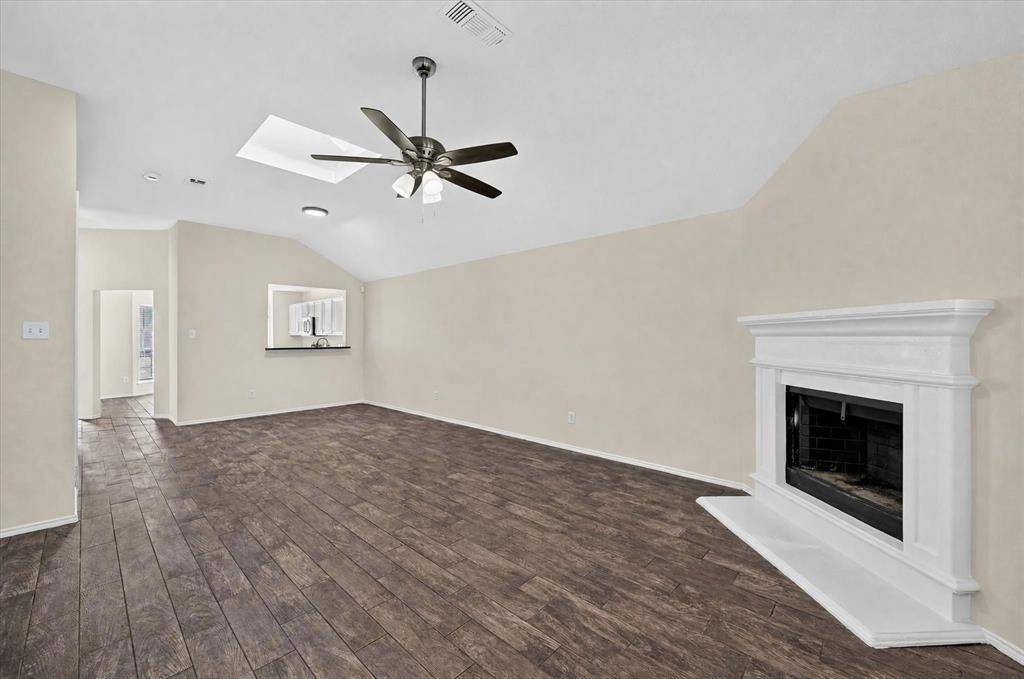 1137 Darren Drive, Burleson, TX 76028