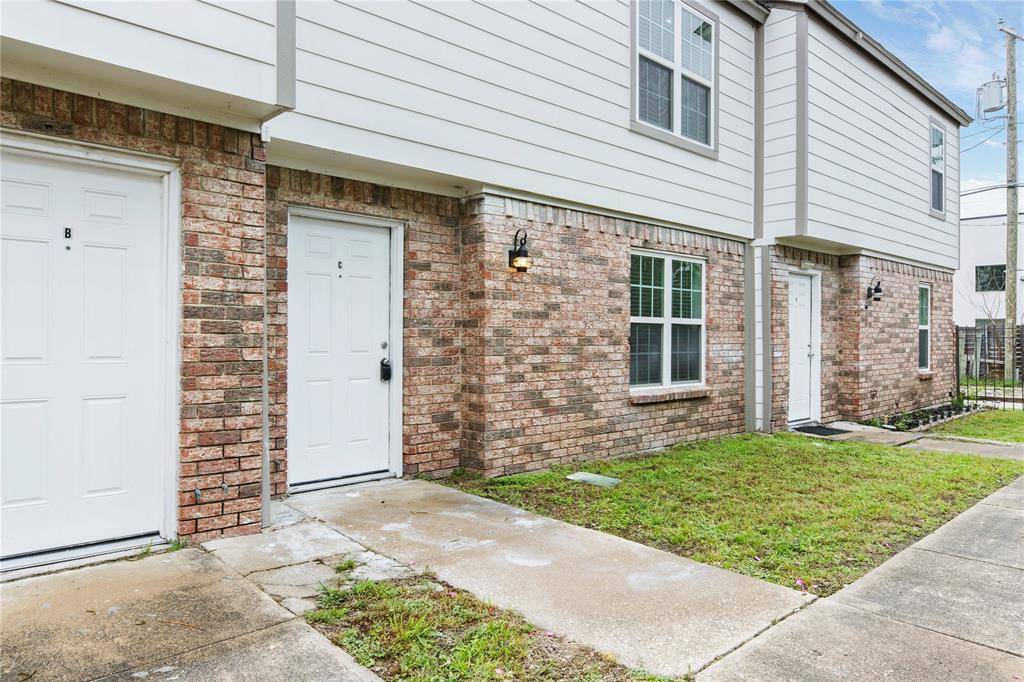 4620 San Jacinto #B, Dallas, TX 75204
