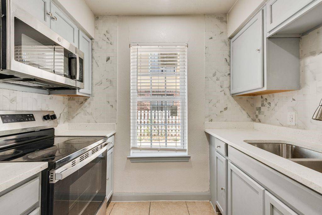 4620 San Jacinto #B, Dallas, TX 75204