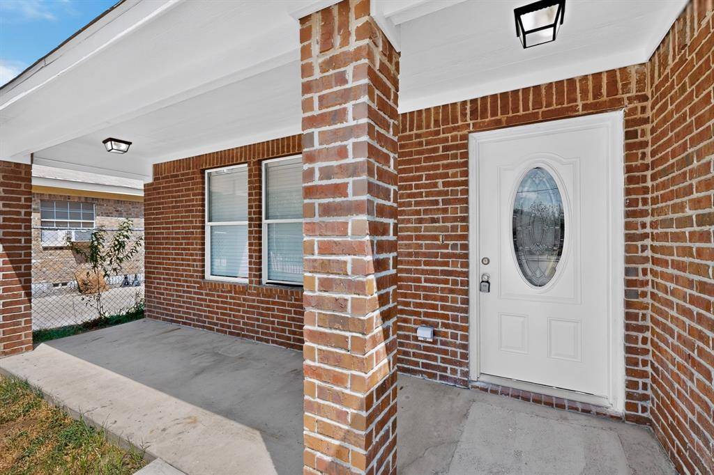 1512 Rowan Avenue, Dallas, TX 75223