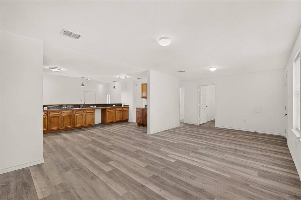 1512 Rowan Avenue, Dallas, TX 75223