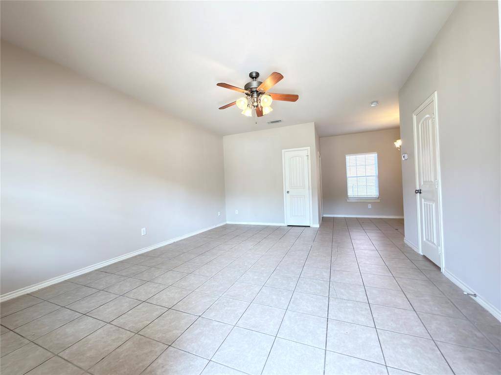 916 Parkplace Ridge, Princeton, TX 75407