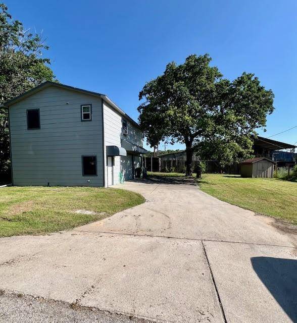 725 Summers Lane, Lake Dallas, TX 75065