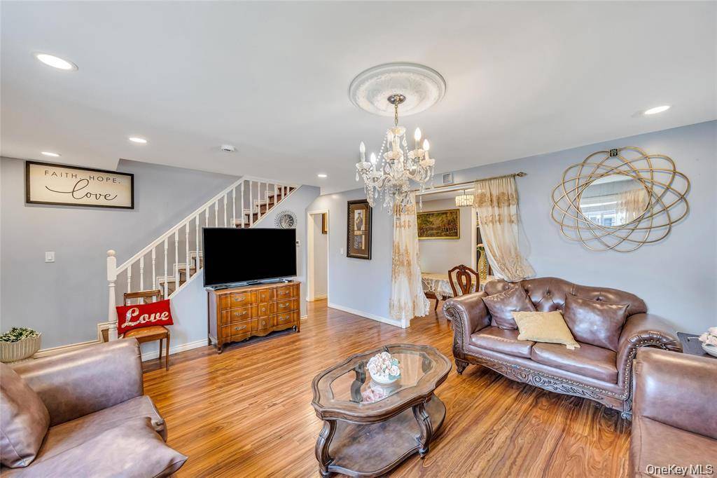 178 Warwick RD, Elmont, NY 11003
