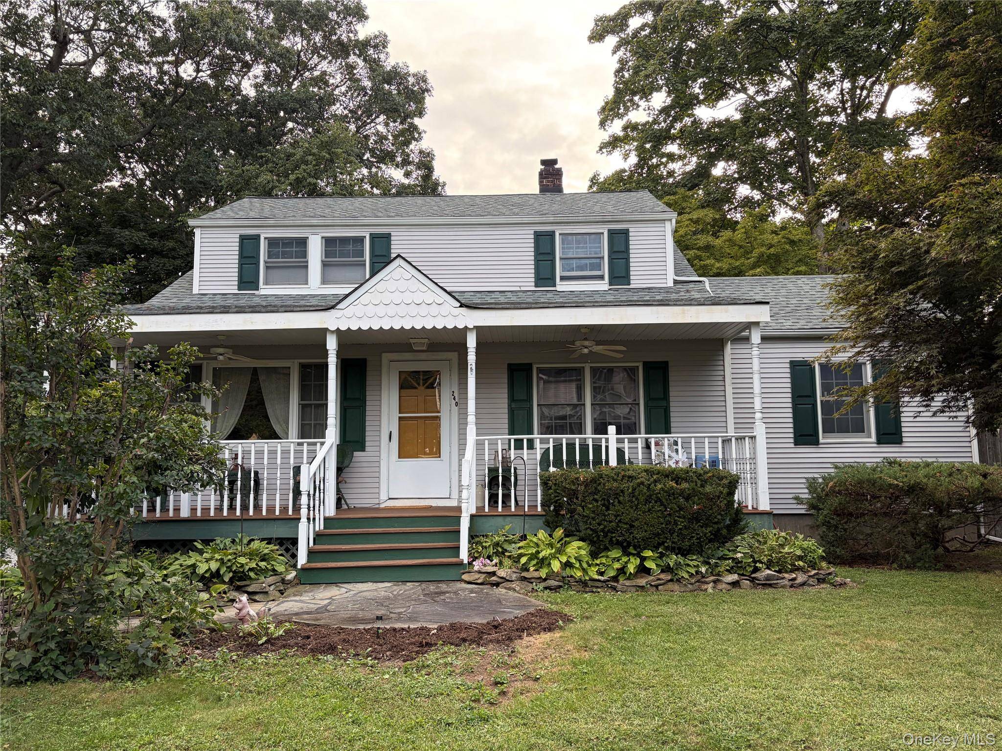 240 Washington AVE, Saint James, NY 11780
