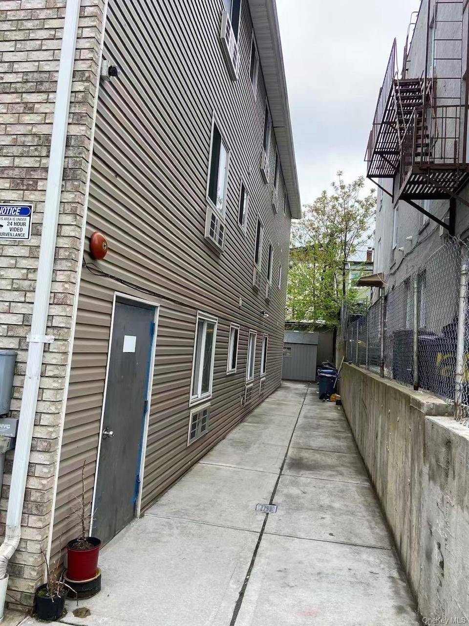 1233 Beach AVE, Bronx, NY 10472