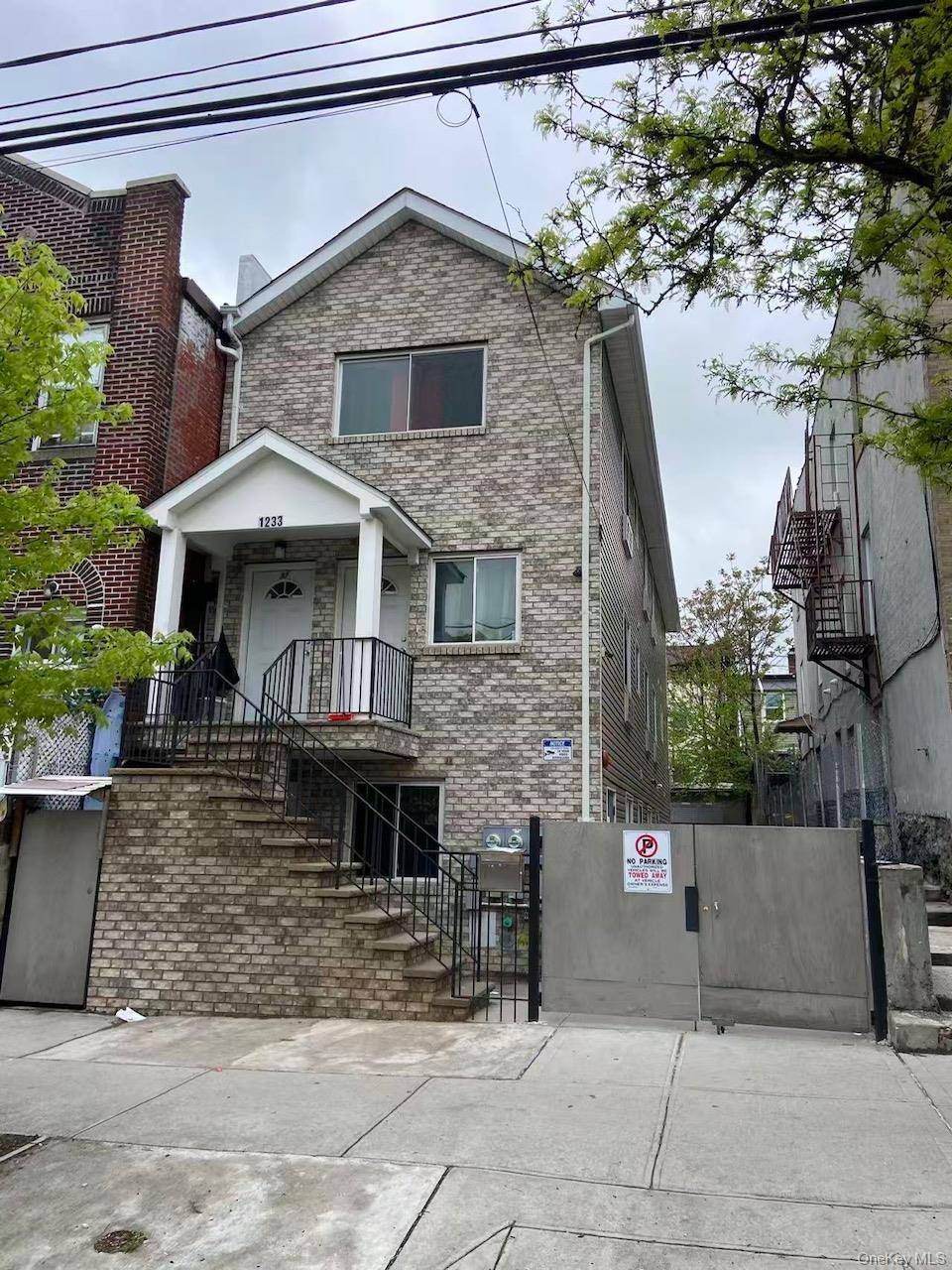 1233 Beach AVE, Bronx, NY 10472