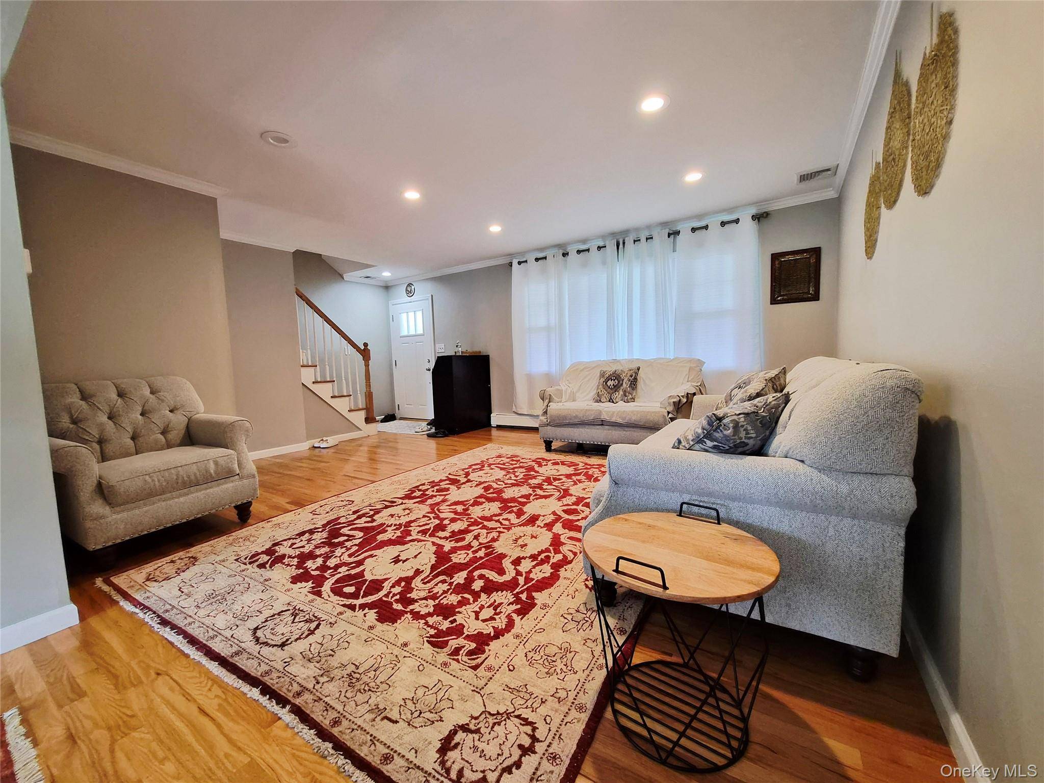 1920 Clemons ST, Bellmore, NY 11710