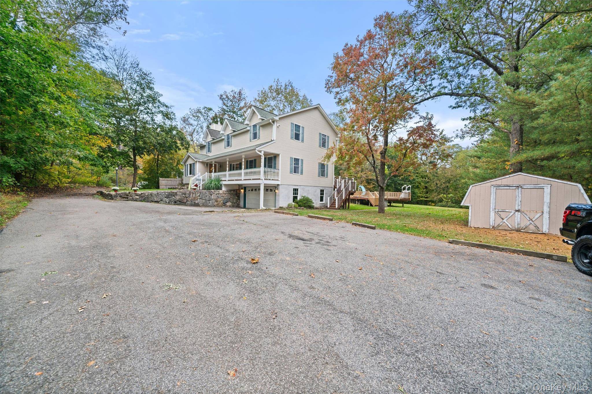 3 Seven Lakes DR, Sloatsburg, NY 10974