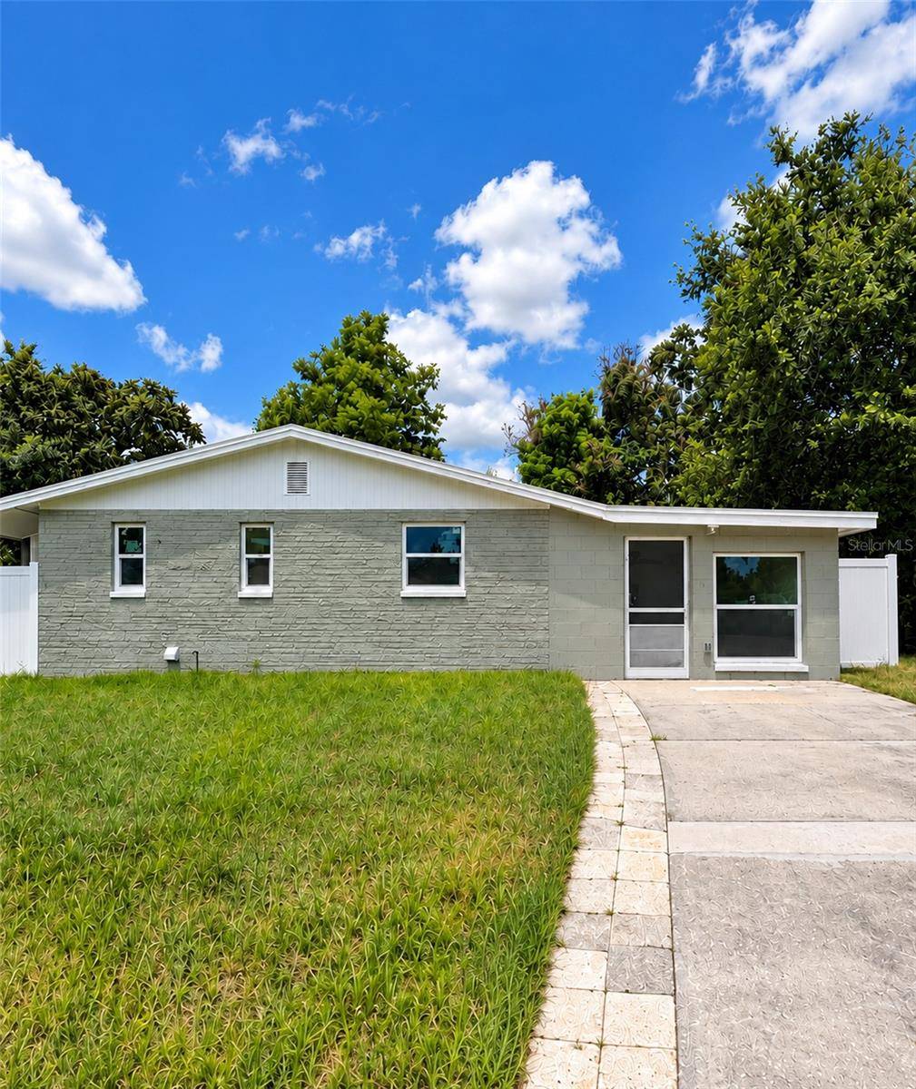 8719 RIVER FOREST CIR, Tampa, FL 33604