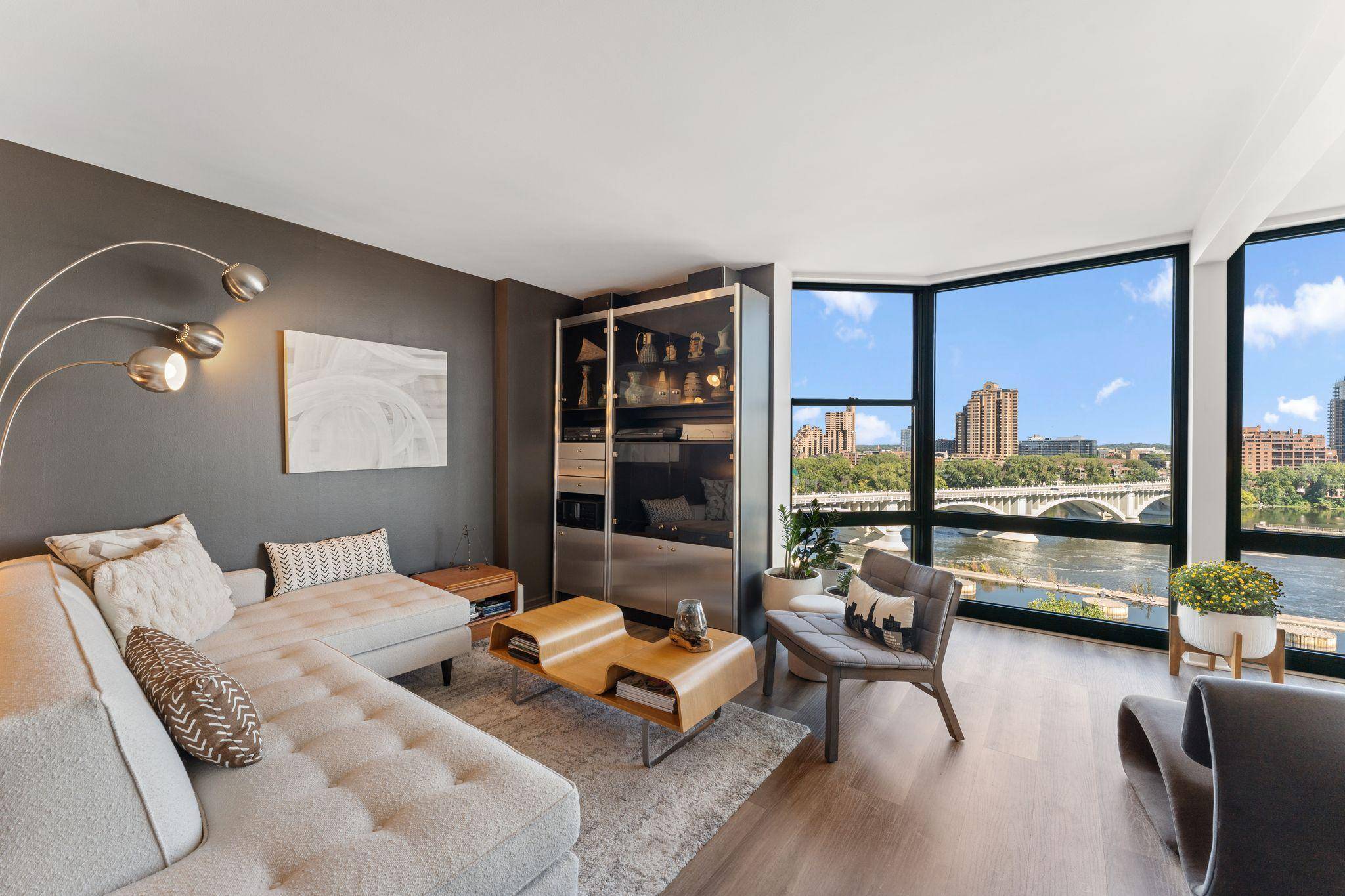401 1st ST S #912, Minneapolis, MN 55401