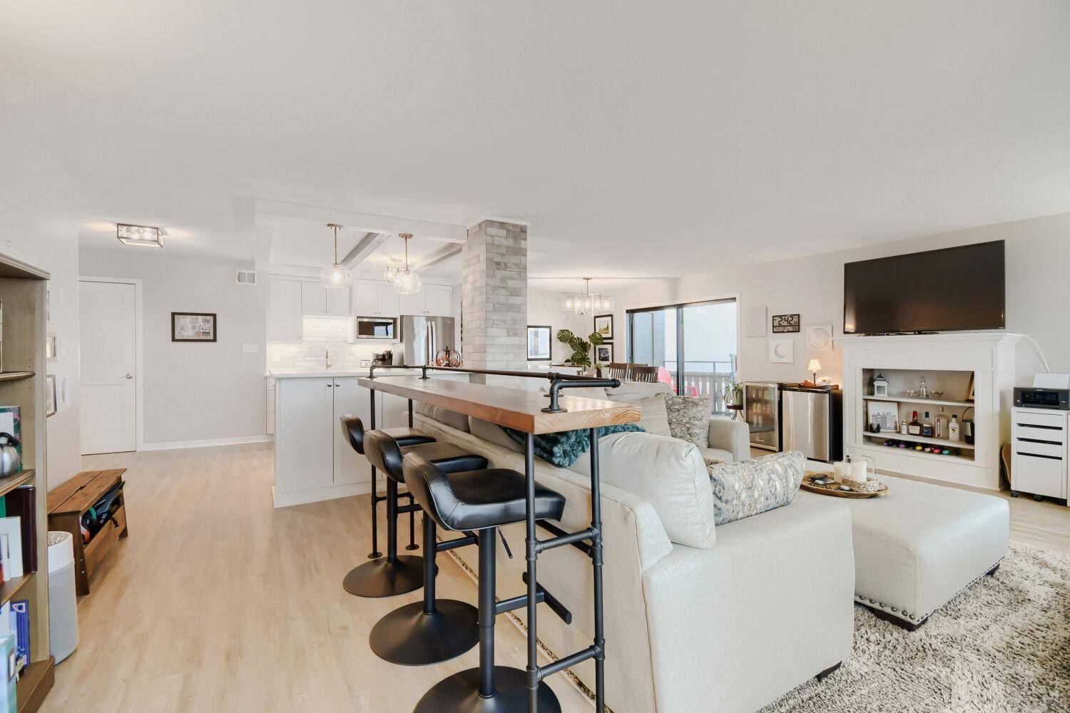 400 Groveland AVE #2313, Minneapolis, MN 55403