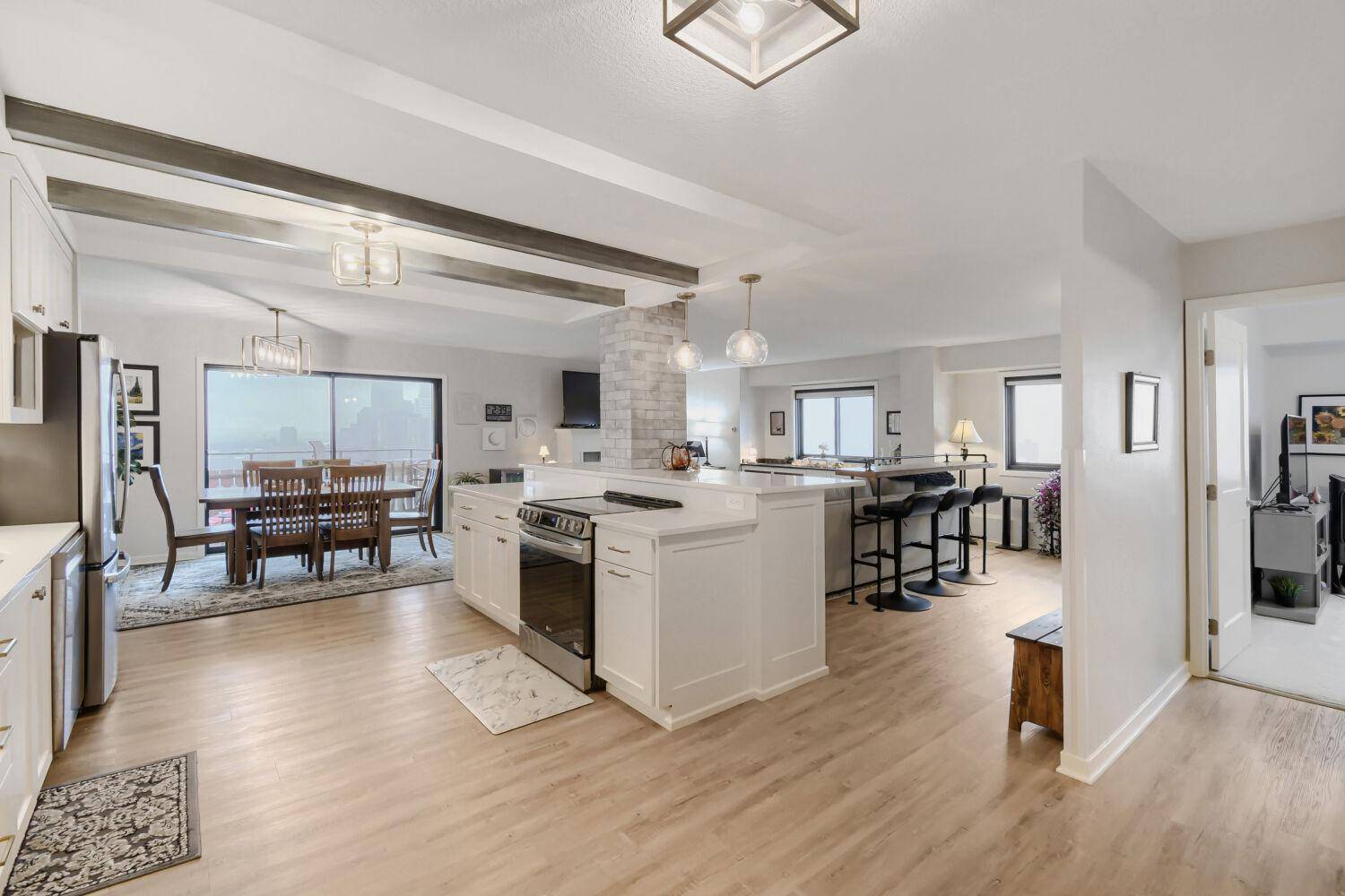 400 Groveland AVE #2313, Minneapolis, MN 55403