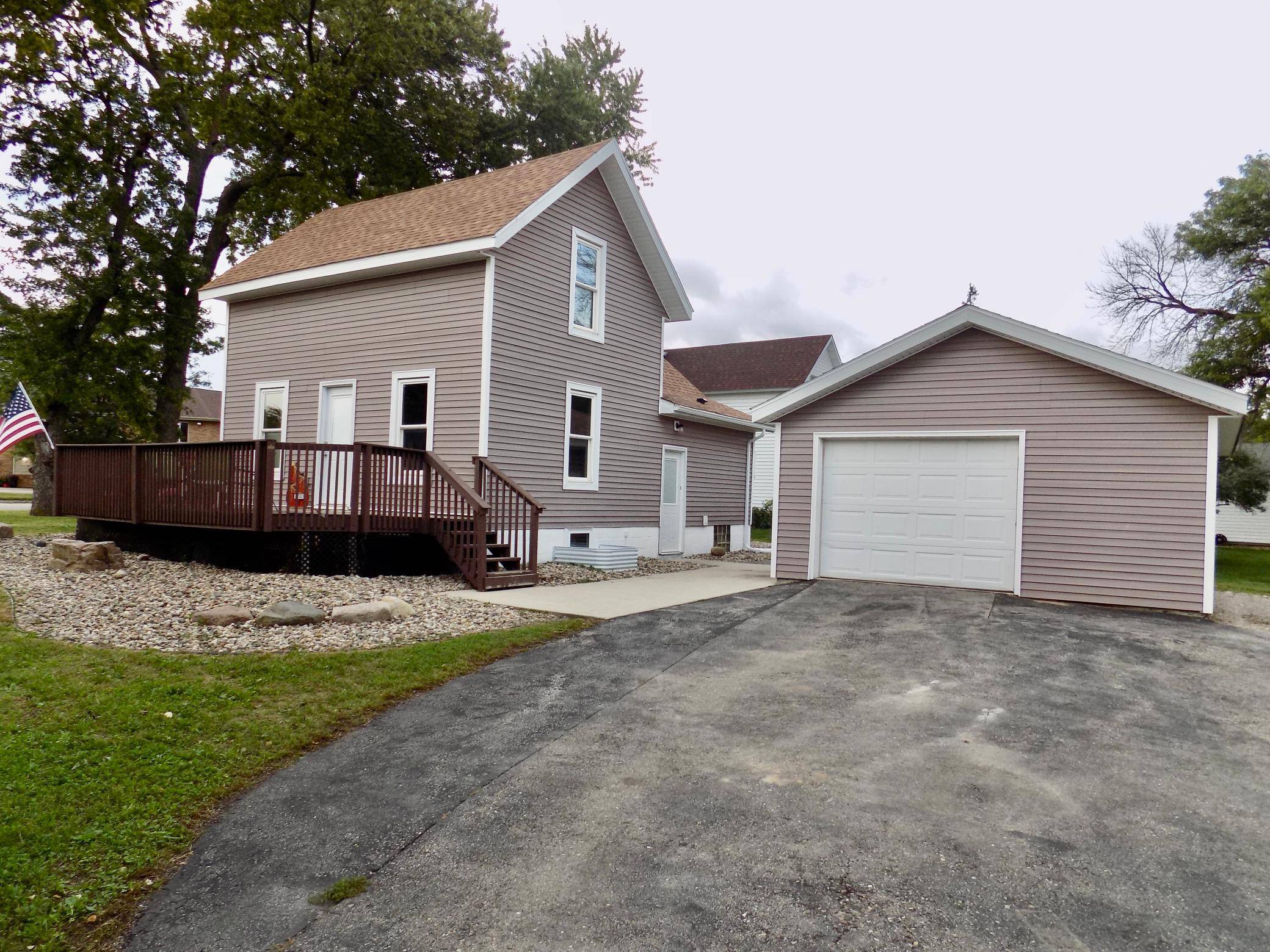 303 1st AVE SE, Grand Meadow, MN 55936