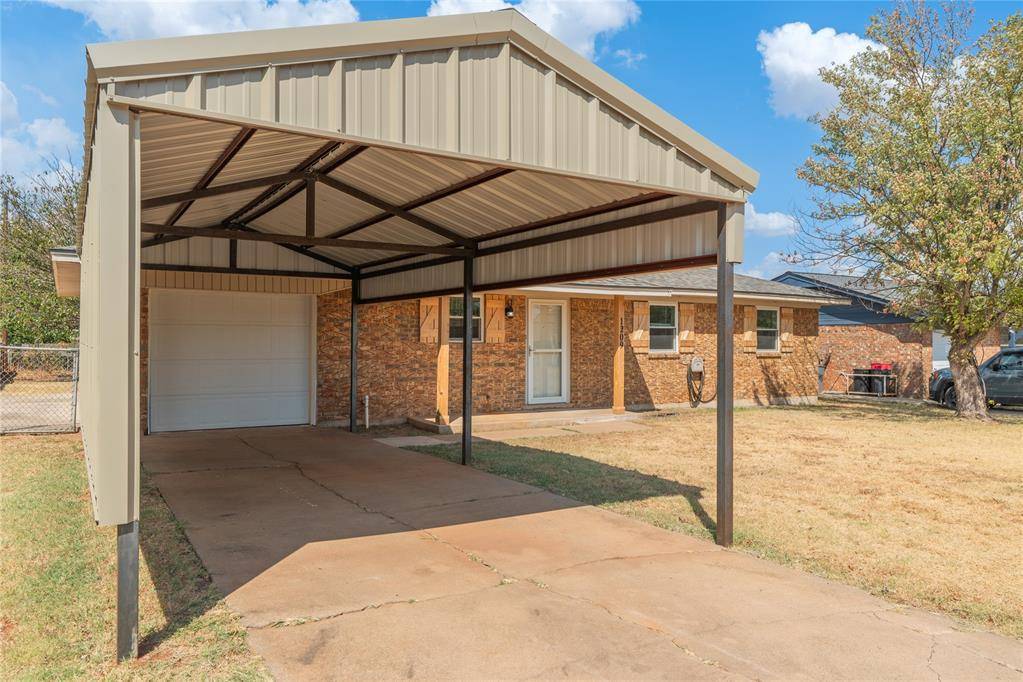 1209 1st ST, Elgin, OK 73538