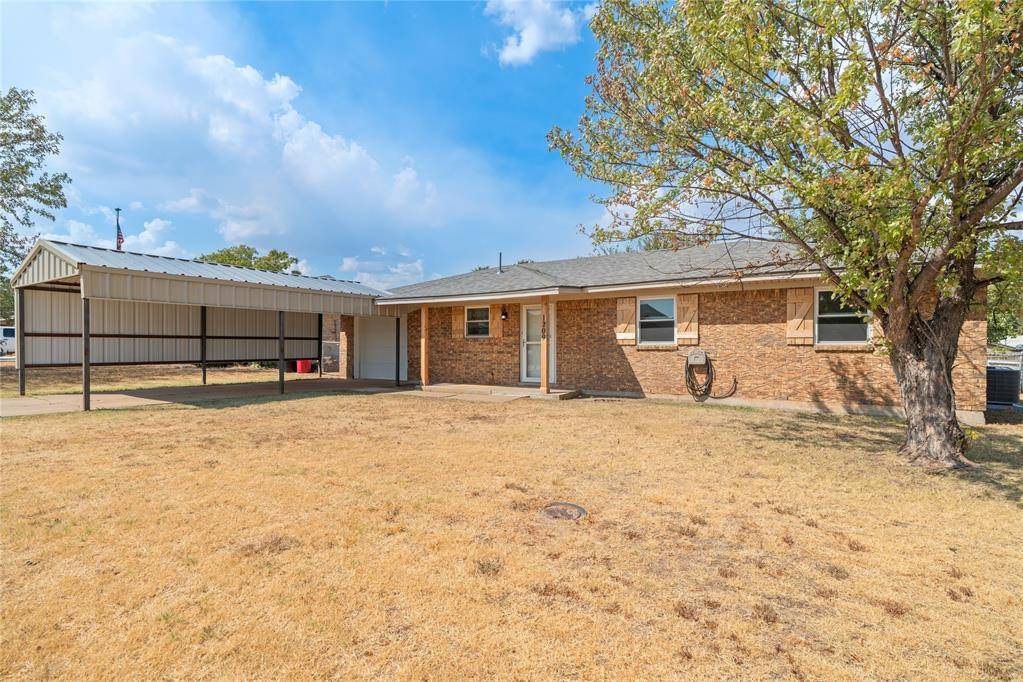 1209 1st ST, Elgin, OK 73538