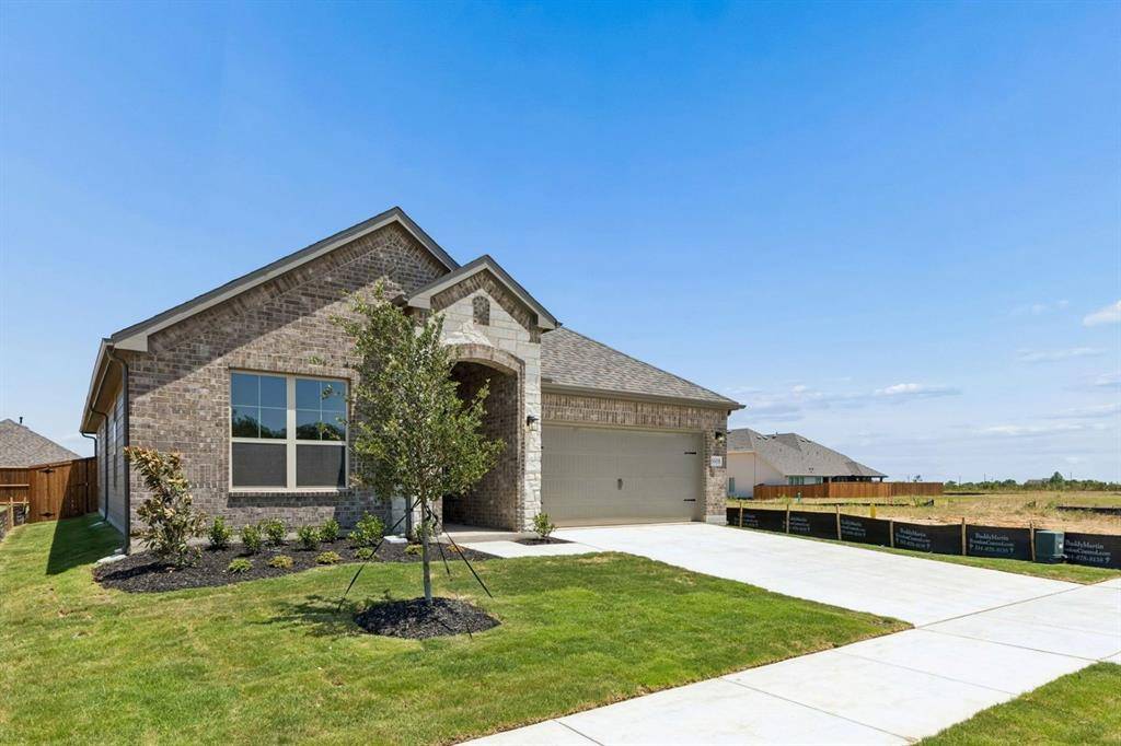 8808 Haste Lane, Aubrey, TX 76227