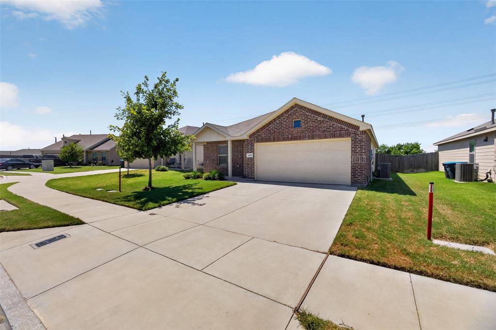 6440 Bristolwood Drive, Fort Worth, TX 76123