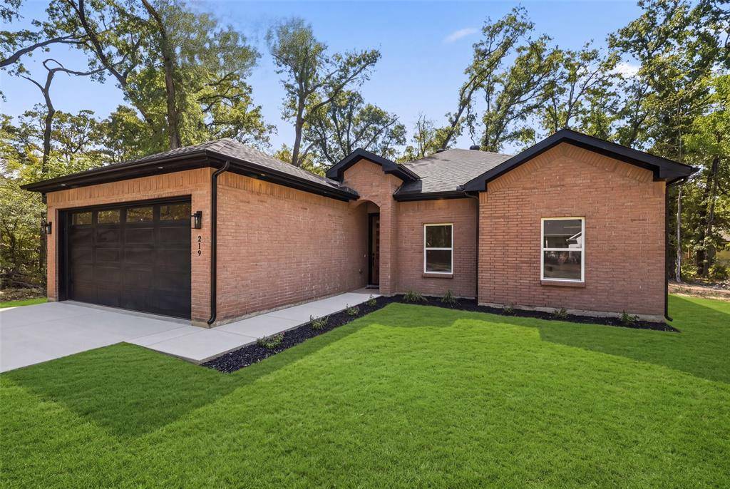 219 W Beachwood Loop, Trinidad, TX 75163