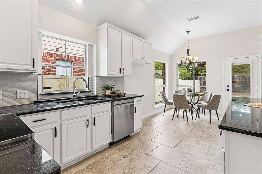 633 Trail Lake Drive, Richardson, TX 75081