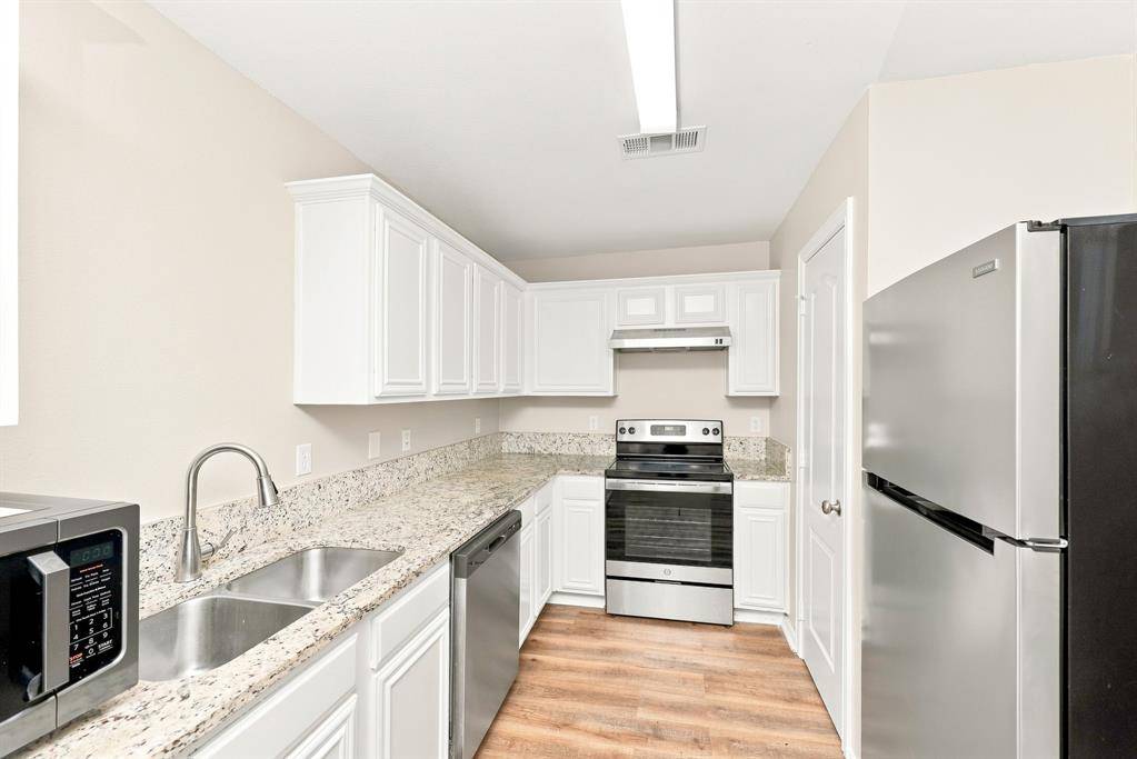312 Ezekial Avenue, Dallas, TX 75217