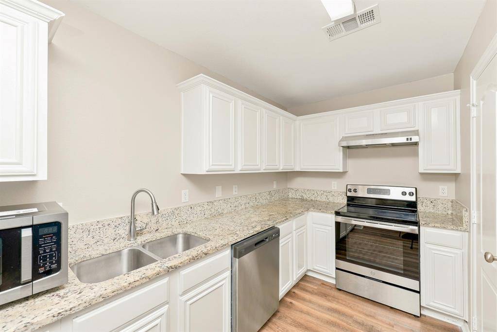 312 Ezekial Avenue, Dallas, TX 75217