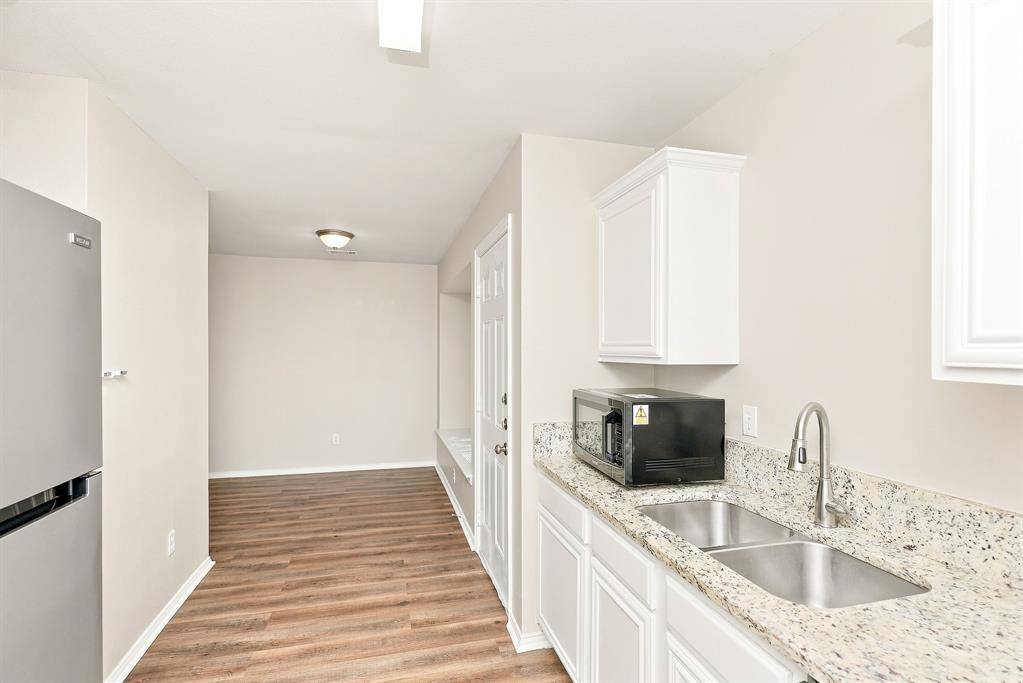 312 Ezekial Avenue, Dallas, TX 75217
