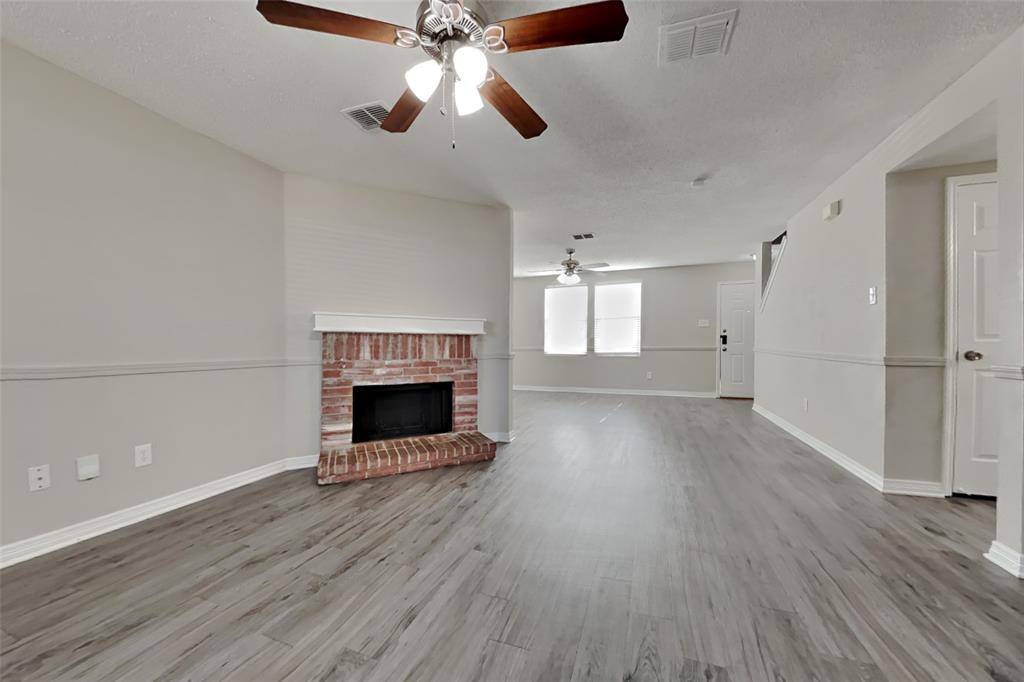 627 Almandora Drive, Arlington, TX 76002